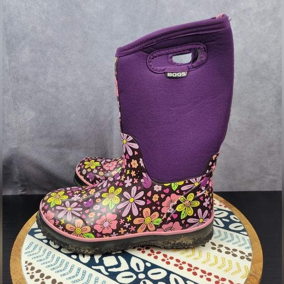 Bogs Boots Size 5 Daisy Love Purple Floral - Picture 2 of 10